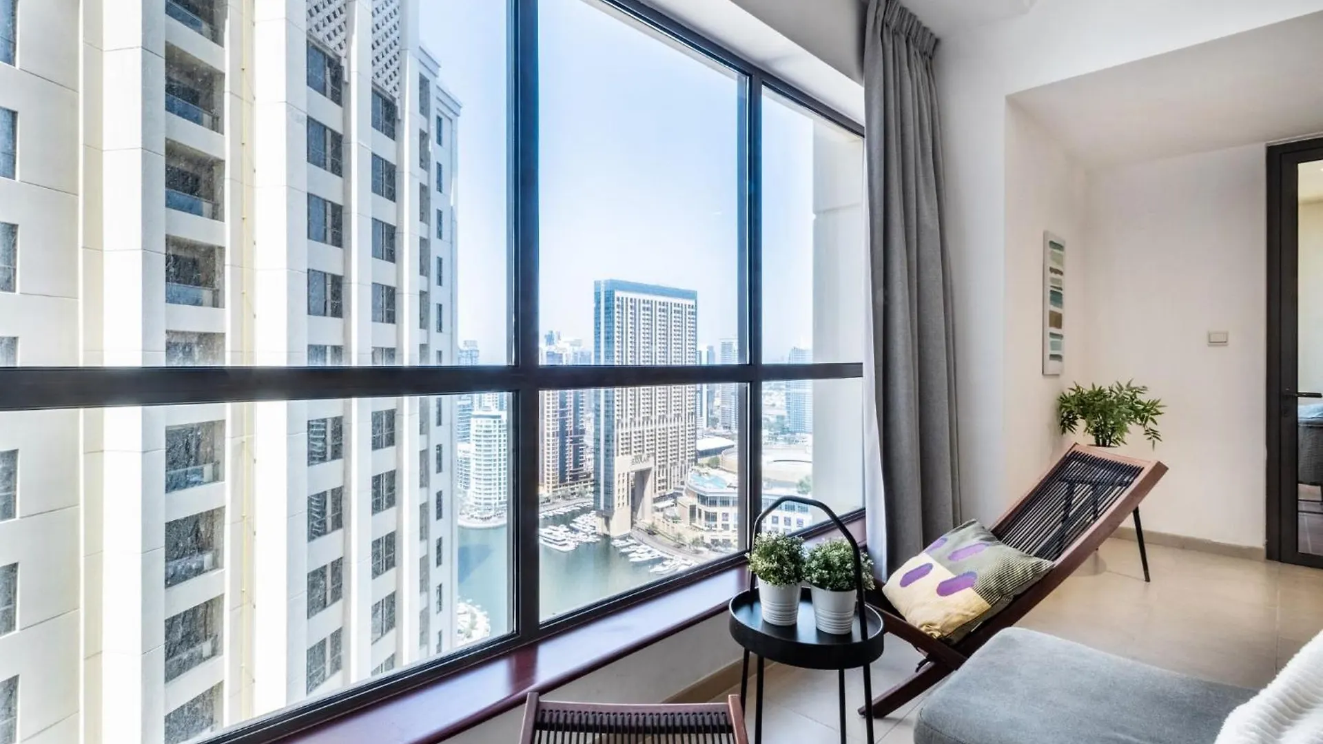 The Smart Concierge - Bahar 1 Apartment Dubai
